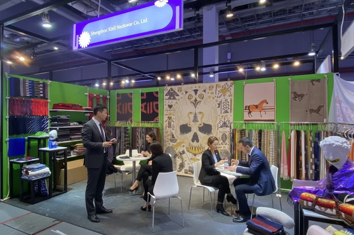 Exhibitions & Customers Visiting